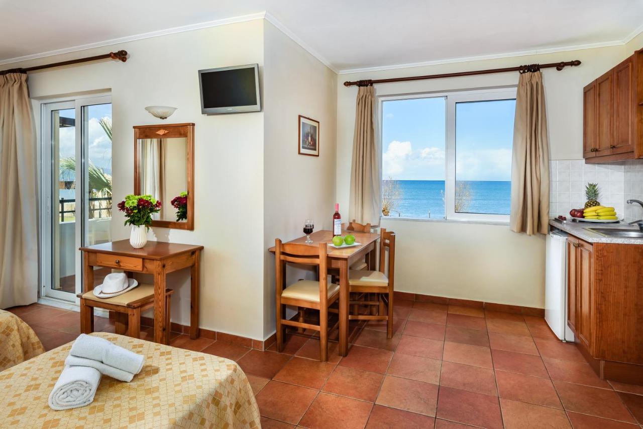 Panos Beach Hotel Платаньяс Экстерьер фото