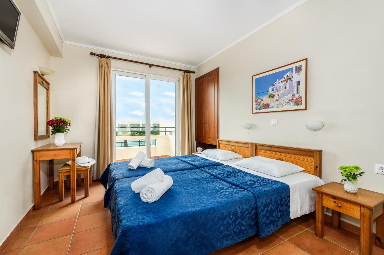 Panos Beach Hotel Платаньяс Экстерьер фото