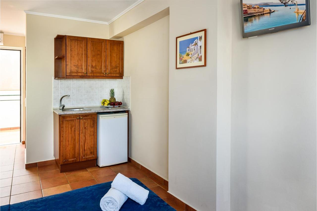 Panos Beach Hotel Платаньяс Экстерьер фото