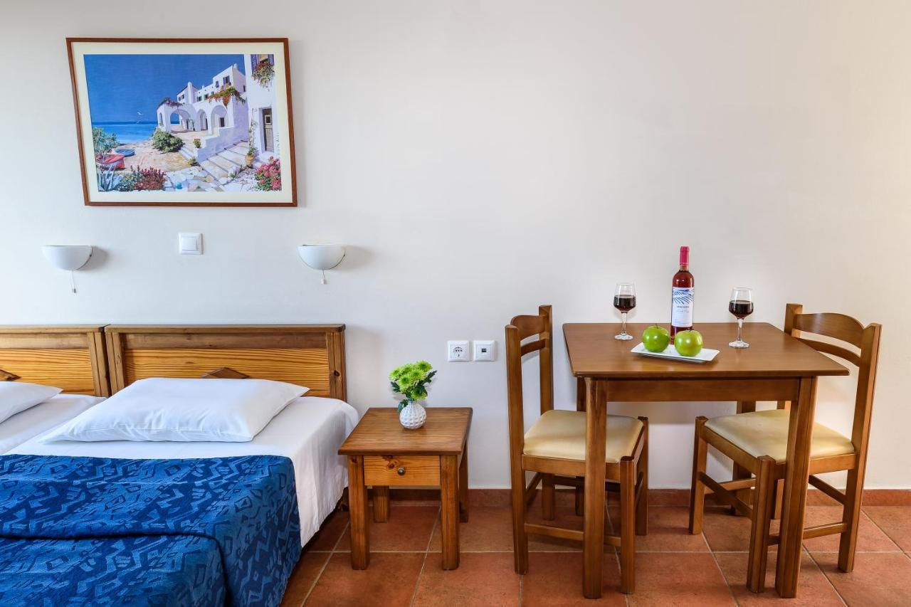 Panos Beach Hotel Платаньяс Экстерьер фото