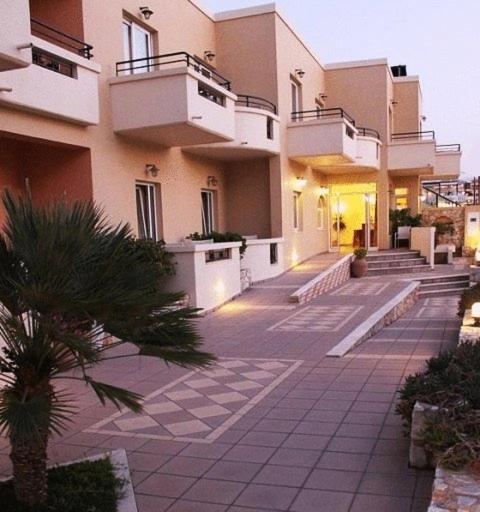 Panos Beach Hotel Платаньяс Экстерьер фото