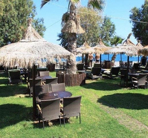 Panos Beach Hotel Платаньяс Экстерьер фото