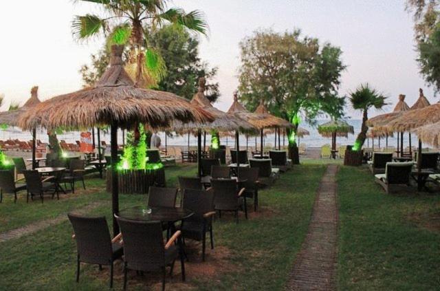 Panos Beach Hotel Платаньяс Экстерьер фото