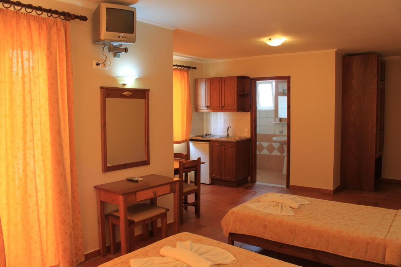 Panos Beach Hotel Платаньяс Номер фото