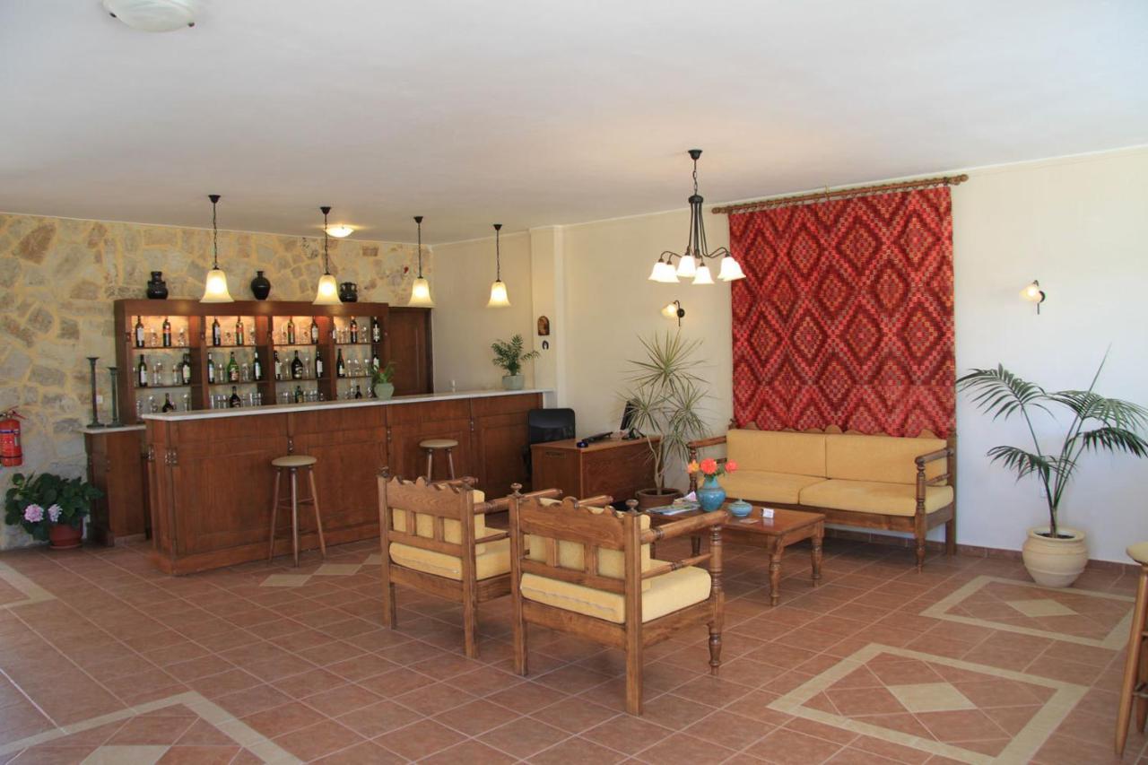Panos Beach Hotel Платаньяс Экстерьер фото