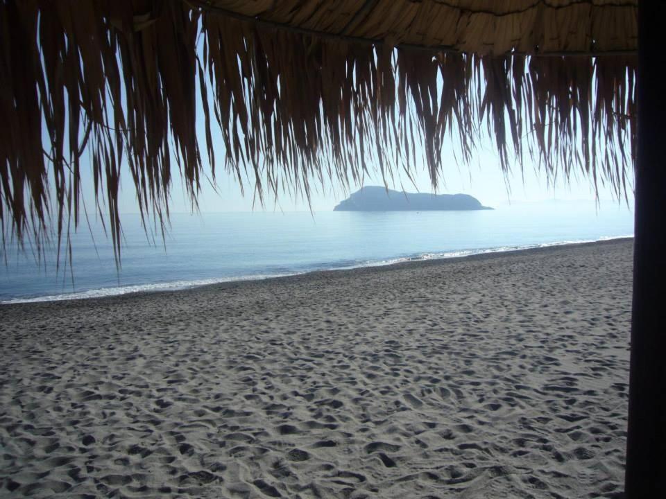 Panos Beach Hotel Платаньяс Экстерьер фото