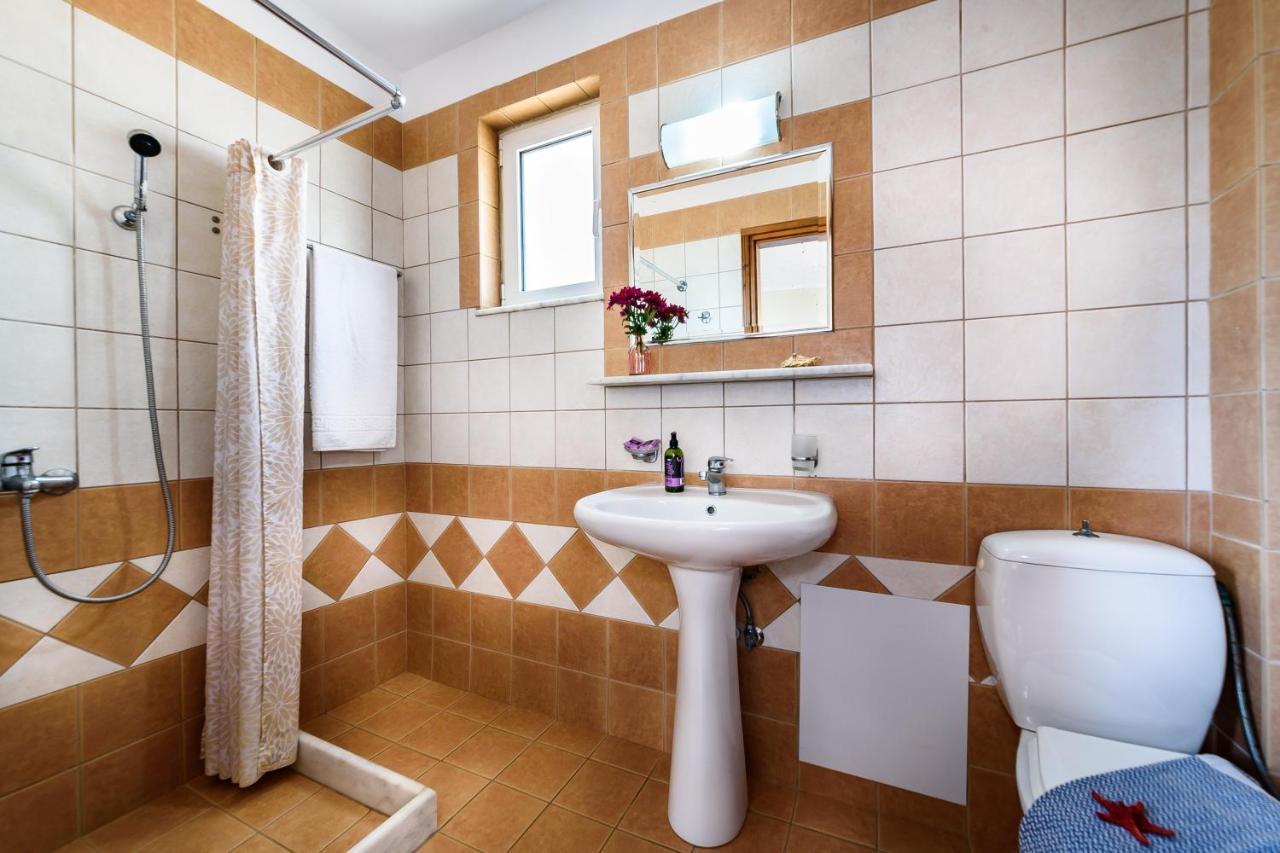 Panos Beach Hotel Платаньяс Экстерьер фото